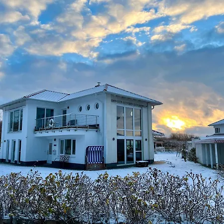 Kapitaensvilla To'n Luechtfueer Villa